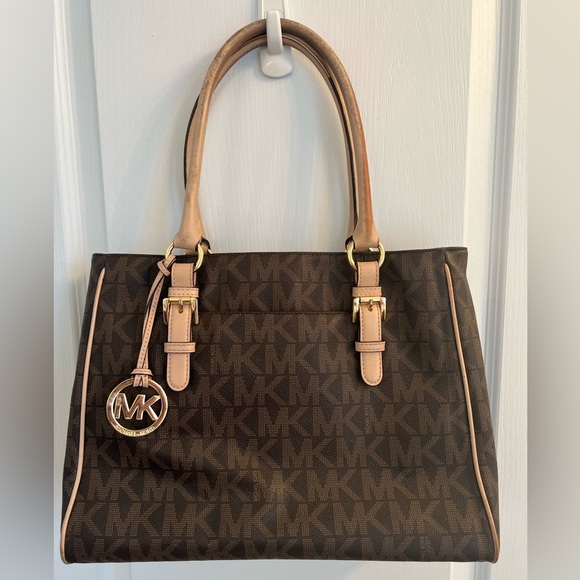 Michael Kors Handbags - Michael Kors Tote Bag Brown Full Pattern 35t4gttt2b